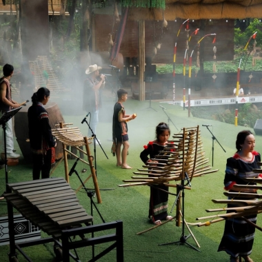 Nhạc cụ âm nhạc dân gian và hiện đại